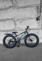 в наличии "S800 HAMMER EXTRIME" Колёса 26’’х4,0. Алюминиевая рама 17’’+ крылья  Черно-зеленый
